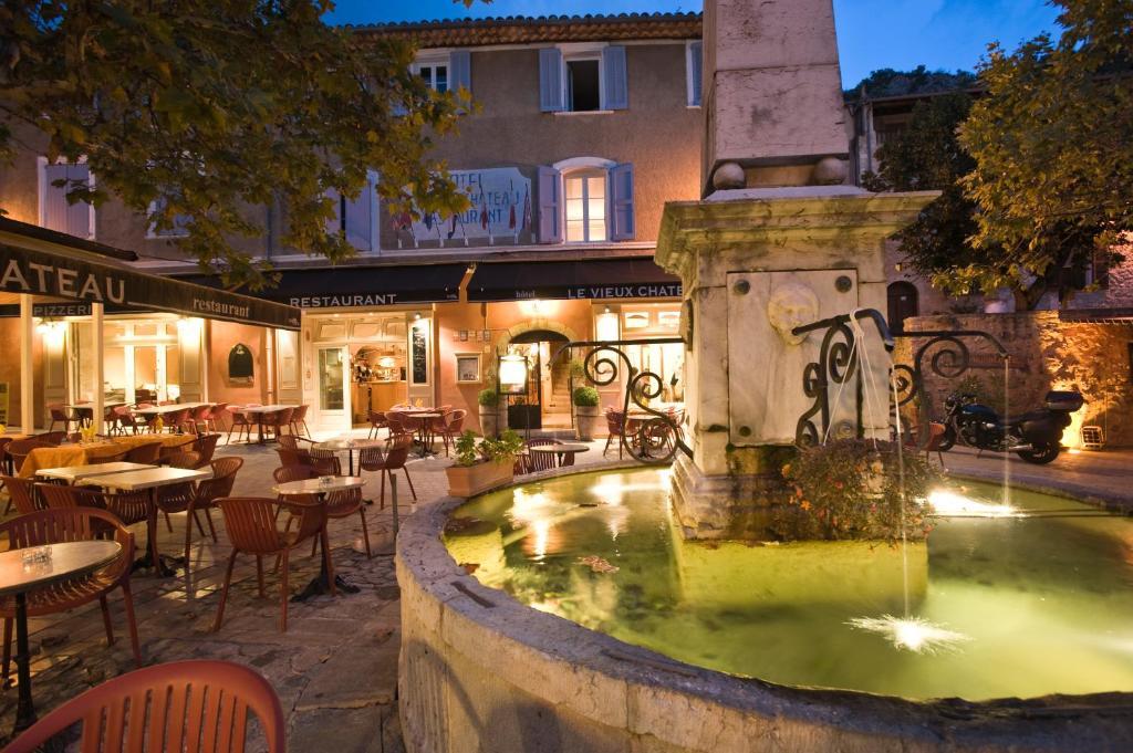 Le Vieux Chateau エギュイーヌ エクステリア 写真